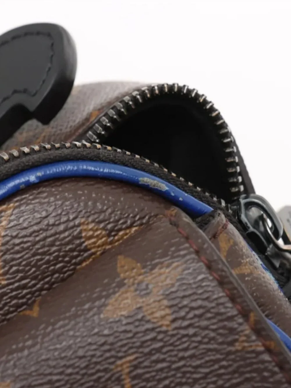 Louis Vuitton Monogram S-Lock Messenger Bag - Picture 13 of 15